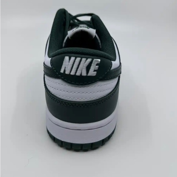 Nike Dunk Low - Michigan State - Picture 3 of 4